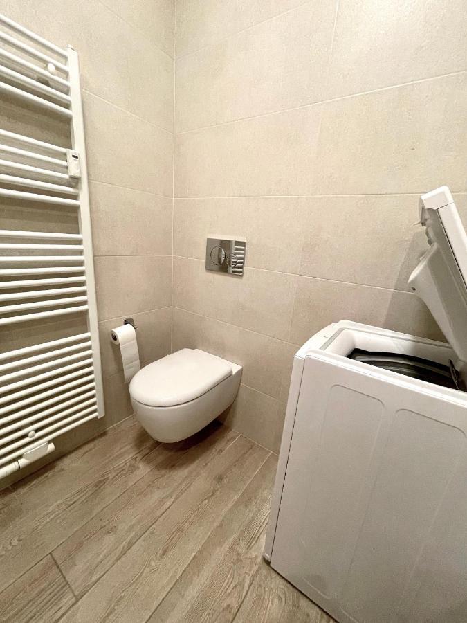 Bright Studio Apartment With Free Private Parking Merano Exterior foto