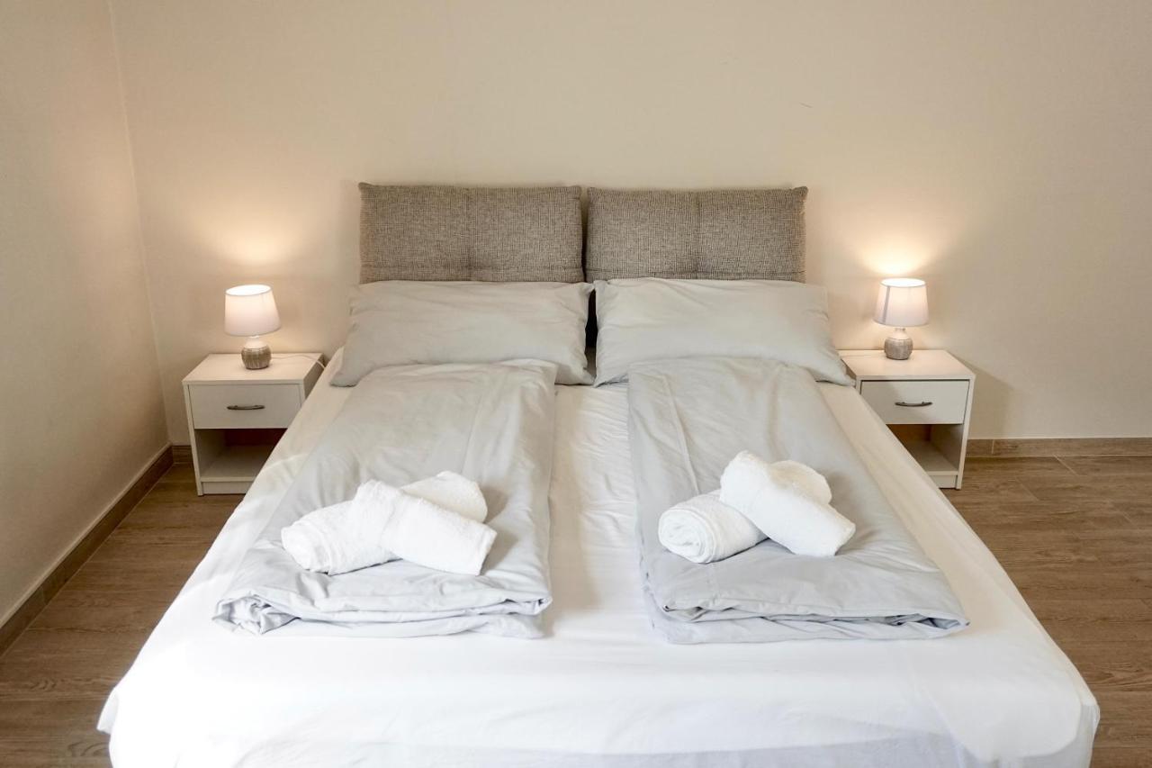 Bright Studio Apartment With Free Private Parking Merano Exterior foto